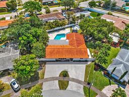 Picture of 20701 NE 19Th Ct, Miami, FL 33179