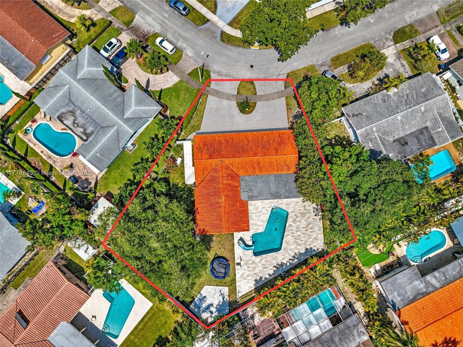 Picture of 20701 NE 19Th Ct, Miami, FL 33179