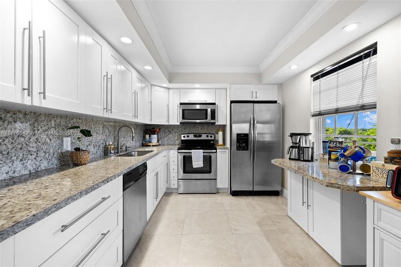 Picture of 3850 E Oaks Clubhouse Dr # 504, Pompano Beach FL 33069