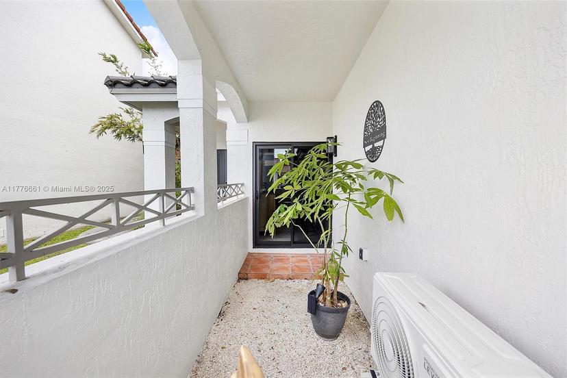 Picture of 5019 SW 154Th Ct, Miami FL 33185