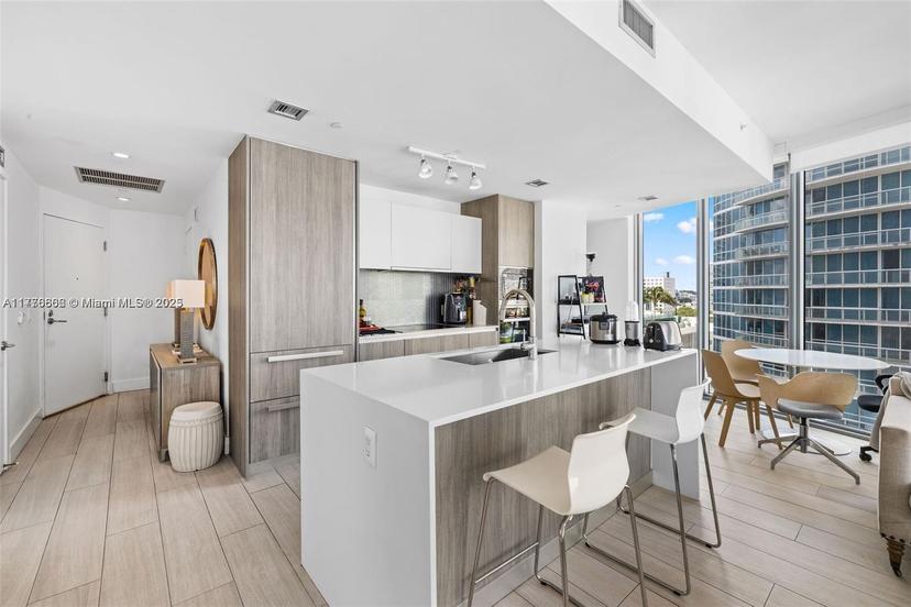 Picture of 2900 NE 7Th Ave # 901, Miami FL 33137