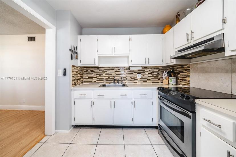 Picture of 4310 NW 12Th Ct # 206, Lauderhill FL 33313