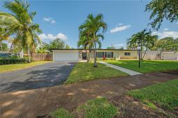 Picture of 1901 NE 186Th Dr, North Miami Beach, FL 33179