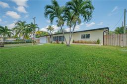 Picture of 1901 NE 186Th Dr, North Miami Beach, FL 33179