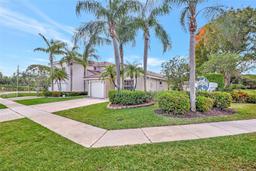 Picture of 7547 Springfield Lake Dr, Lake Worth, FL 33467