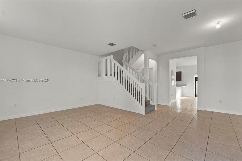 Picture of 10861 W 32Nd Ln # 10861, Hialeah FL 33018