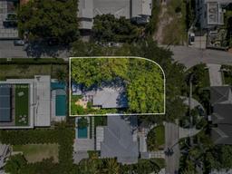 Picture of 8800 N Bayshore Dr, Miami, FL 33138