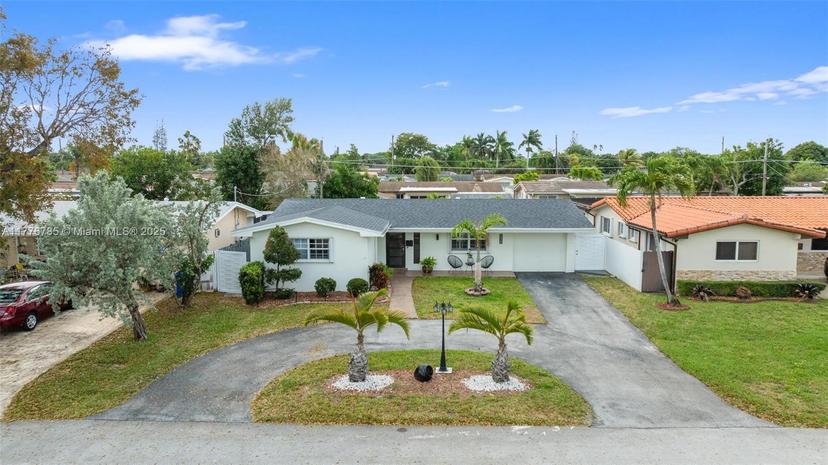 Picture of 8820 NW 11Th Ct, Pembroke Pines FL 33024