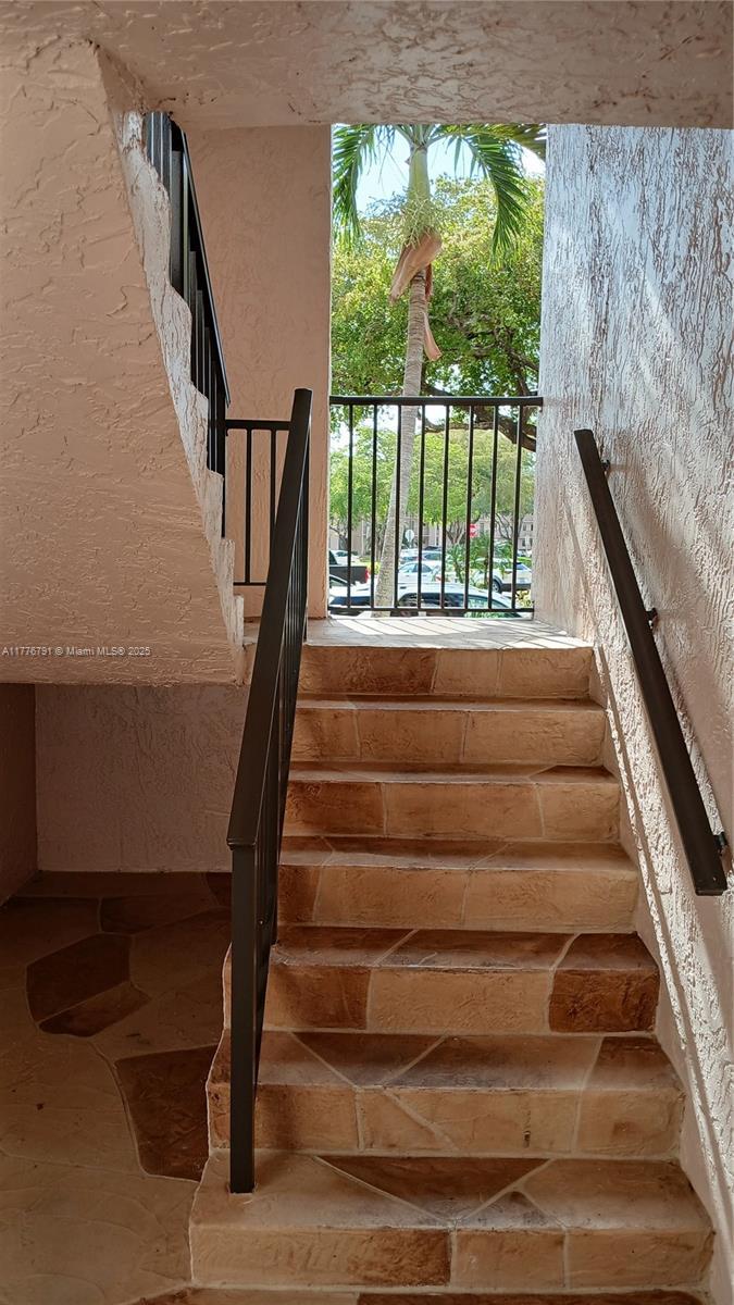 Picture of 10405 Sunrise Lakes Blvd # 311, Sunrise FL 33322