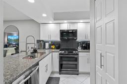 Picture of 6800 Cypress Rd # 513, Plantation, FL 33317