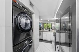 Picture of 6800 Cypress Rd # 513, Plantation, FL 33317