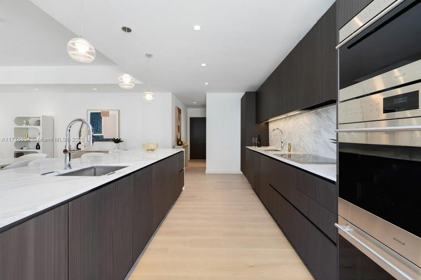 Picture of 340 W 42Nd St # 601, Miami Beach FL 33140