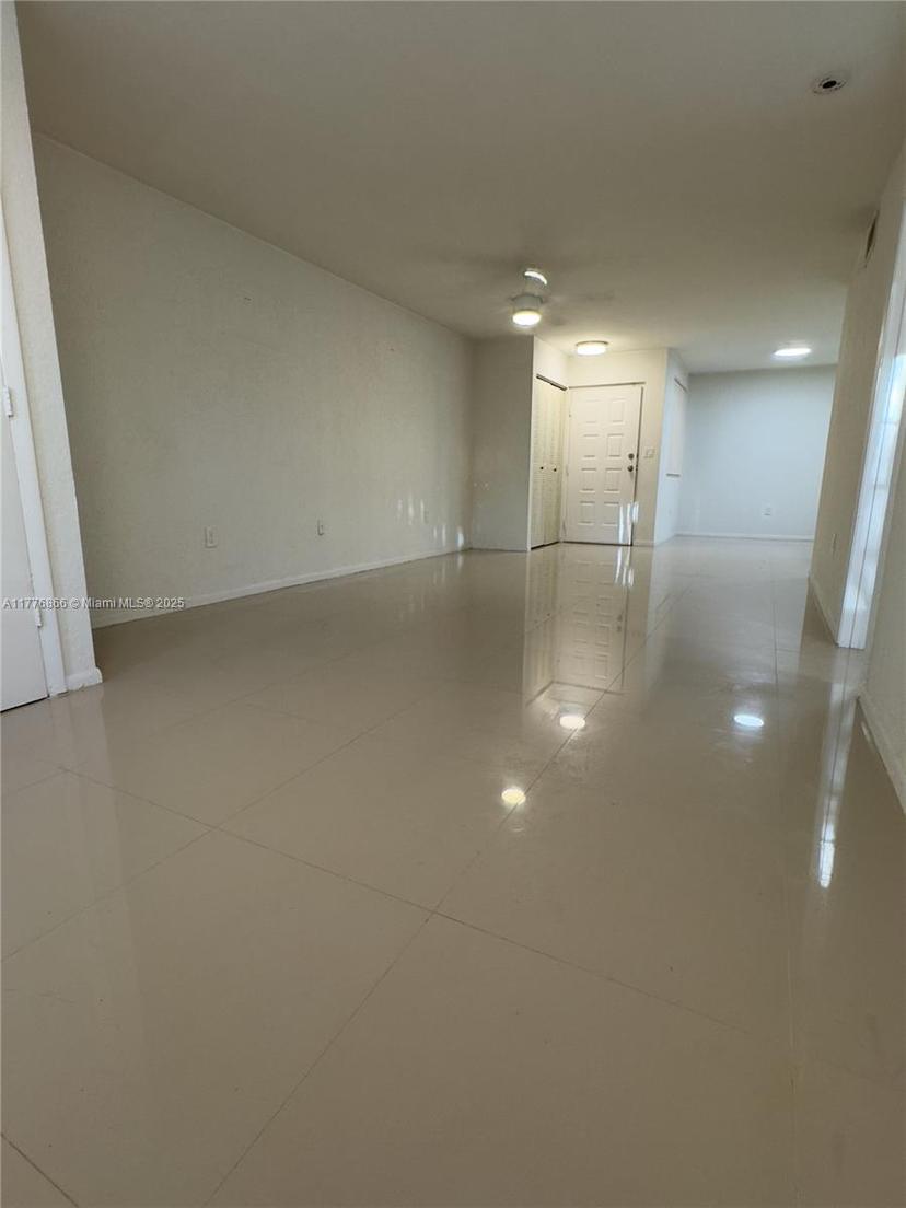 Picture of 2871 N Oakland Forest Dr # 111, Oakland Park FL 33309