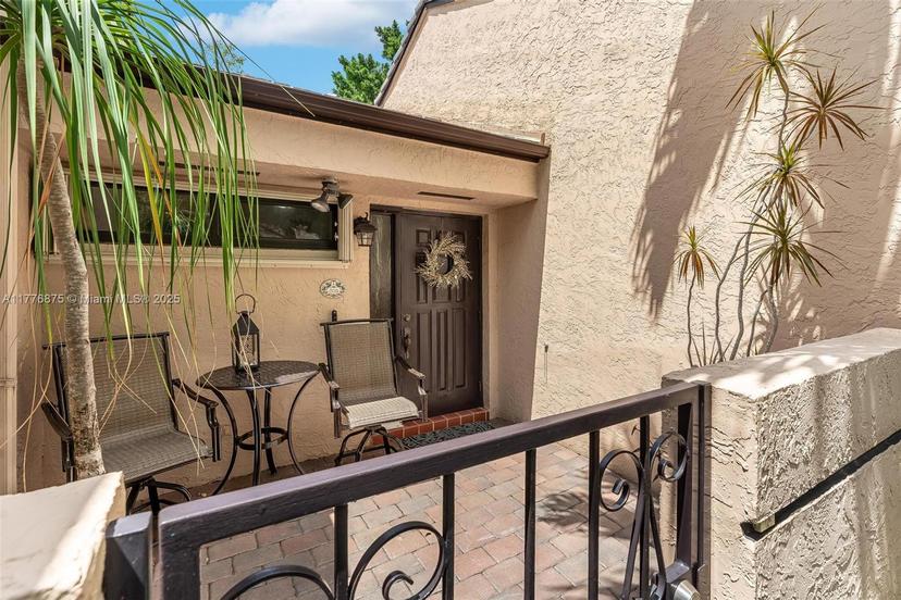 Picture of 165 Chelsea Ln, Plantation FL 33324