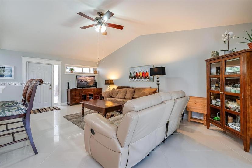 Picture of 165 Chelsea Ln, Plantation FL 33324