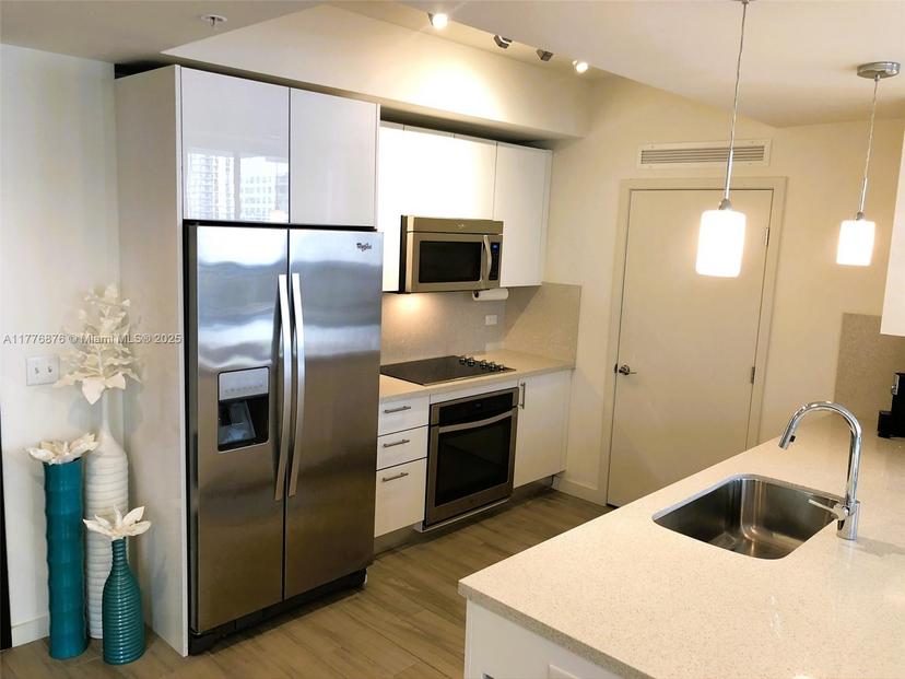 Picture of 999 SW 1St Ave # 2215, Miami FL 33130