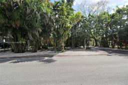 Picture of 550 Quail Ave, Miami Springs, FL 33166