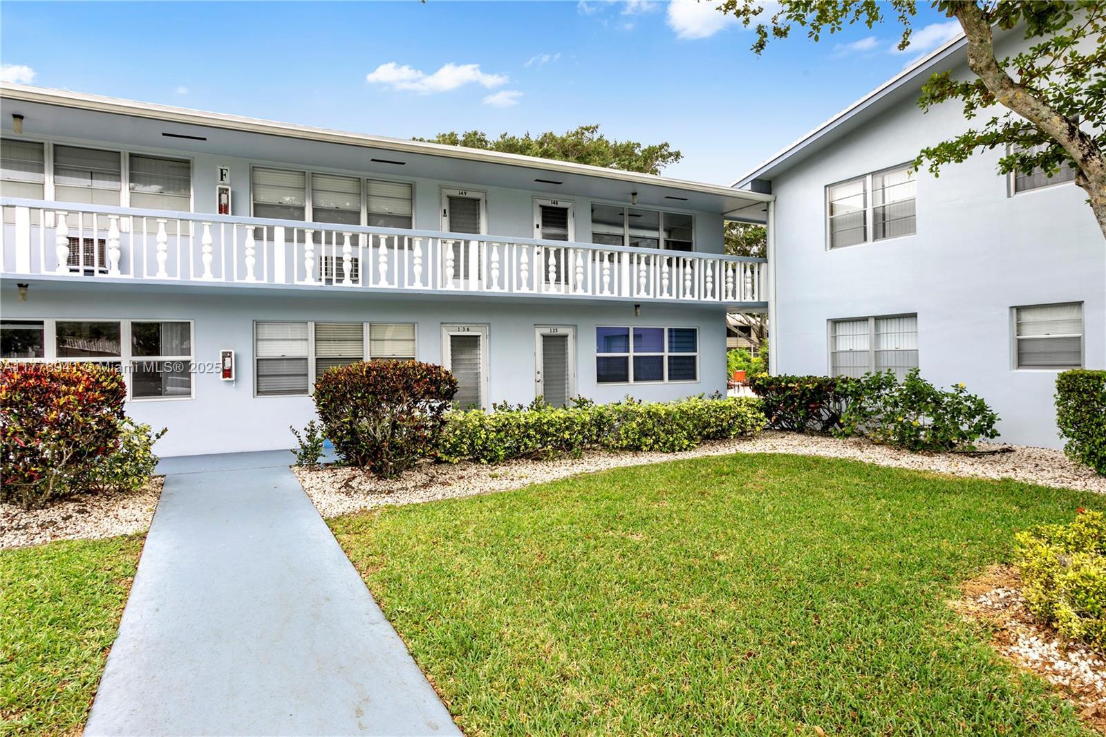 Picture of 148 Canterbury F # 148, West Palm Beach, FL 33417