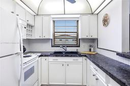 Picture of 148 Canterbury F # 148, West Palm Beach, FL 33417