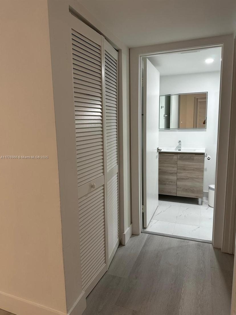Picture of 630 S Park Rd # 3, Hollywood FL 33021