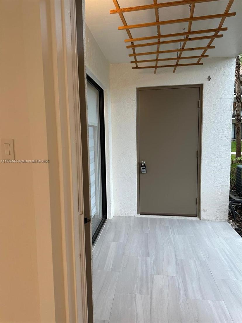 Picture of 630 S Park Rd # 3, Hollywood FL 33021