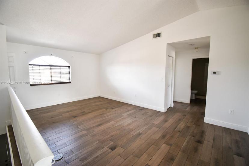 Picture of 6807 W 36Th Ave # 204, Hialeah FL 33018