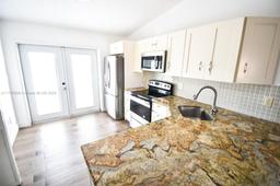Picture of 6807 W 36Th Ave # 204, Hialeah, FL 33018