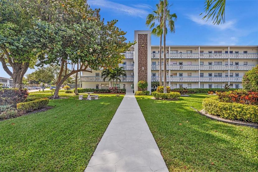 Picture of 3021 Swansea B # 3021, Deerfield Beach FL 33442