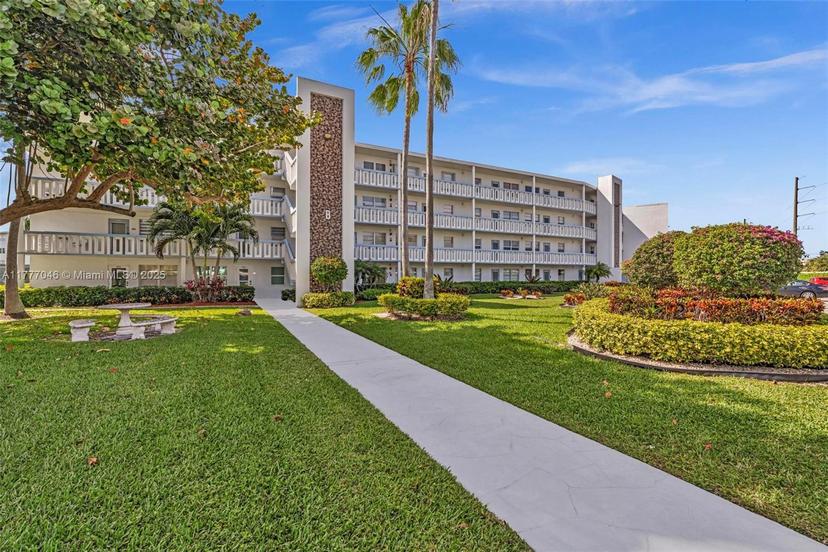 Picture of 3021 Swansea B # 3021, Deerfield Beach FL 33442
