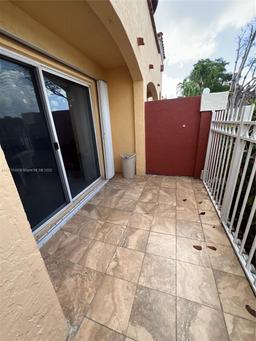 Picture of 8530 NW 3Rd Ln # 402, Miami, FL 33126