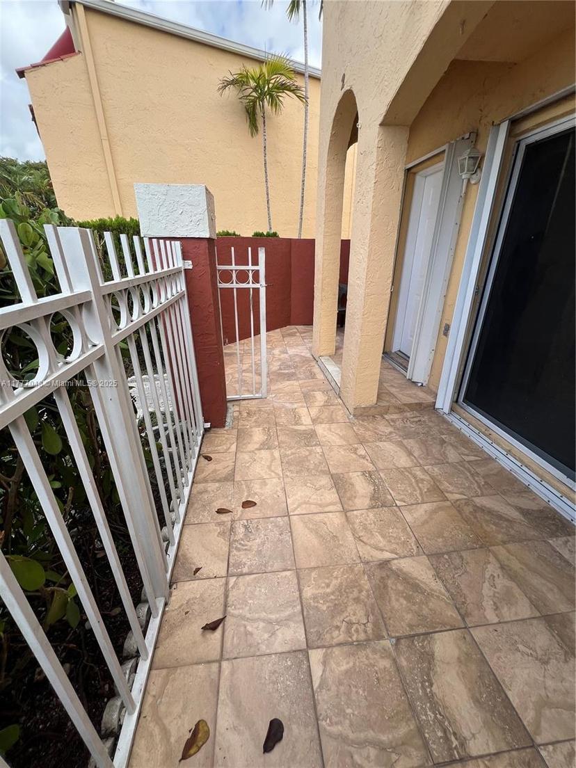 Picture of 8530 NW 3Rd Ln # 402, Miami FL 33126