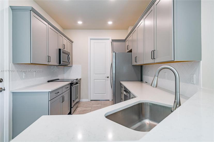 Picture of 4144 Greenway Dr, Hollywood FL 33021