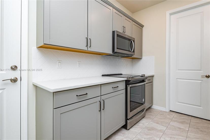 Picture of 4144 Greenway Dr, Hollywood FL 33021