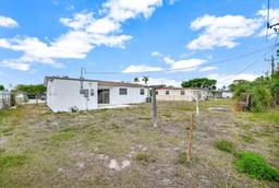 Picture of 20911 NW 30Th Ct, Miami Gardens, FL 33056