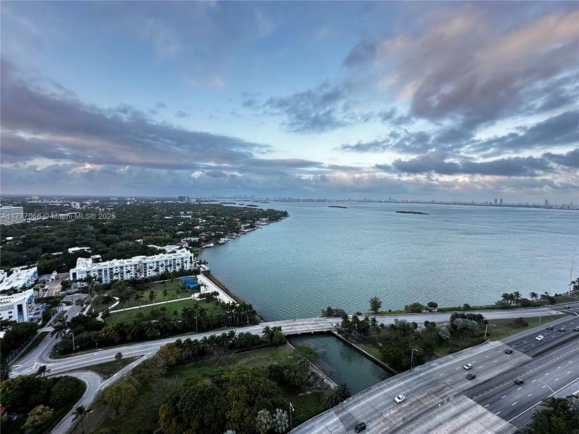 Picture of 601 NE 36Th St # 2810, Miami FL 33137