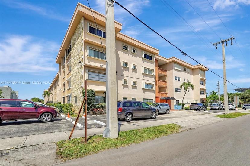 Picture of 410 SE 2Nd St # 118, Hallandale Beach FL 33009