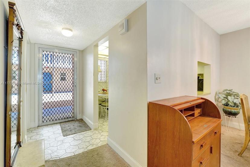 Picture of 410 SE 2Nd St # 118, Hallandale Beach FL 33009