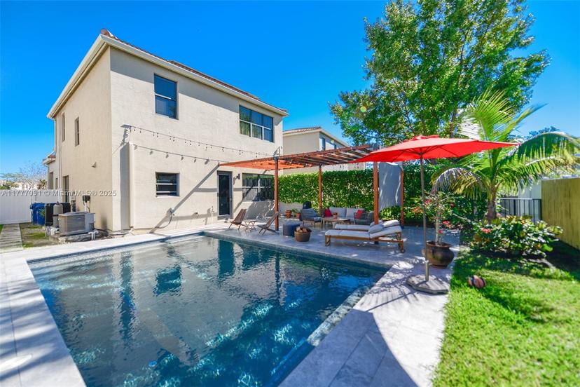 Picture of 566 NE 191St Ter, Miami FL 33179
