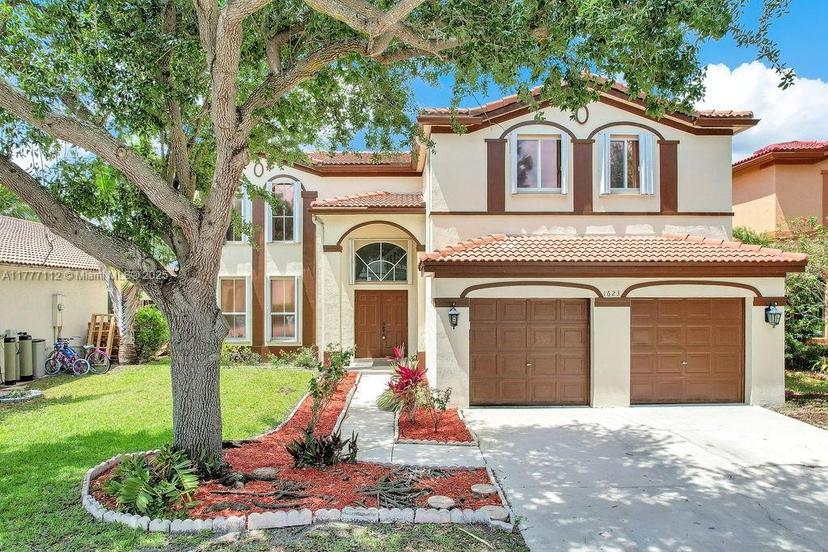 Picture of 1623 E Harmony Lake Cir, Davie FL 33324