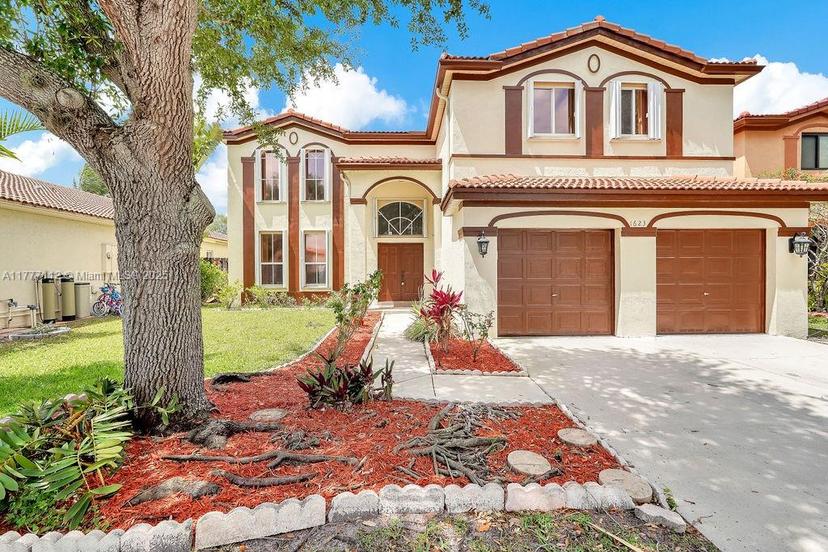 Picture of 1623 E Harmony Lake Cir, Davie FL 33324