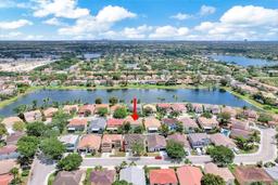 Picture of 1623 E Harmony Lake Cir, Davie, FL 33324