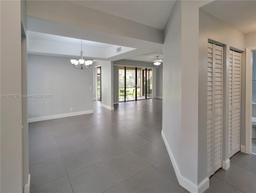 Picture of 10530 NW 10Th Ct # 137, Plantation, FL 33322