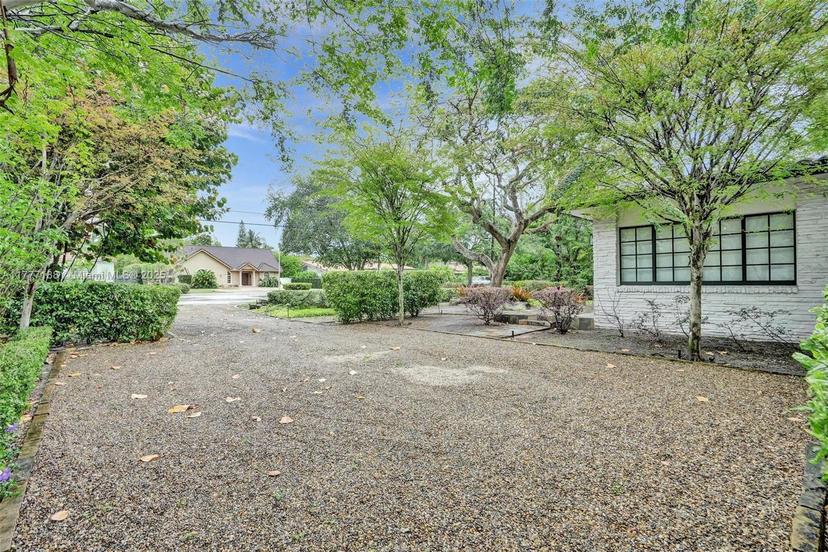 Picture of 11060 Griffing Blvd, Biscayne Park FL 33161