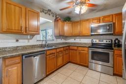 Picture of 621 SE Voltair Ter, Port St. Lucie, FL 34983