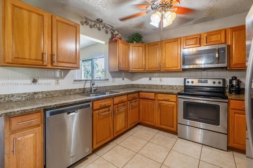 Picture of 621 SE Voltair Ter, Port St. Lucie FL 34983