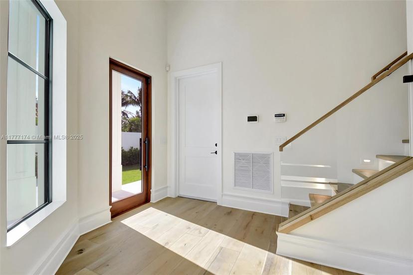 Picture of 371 E Lakewood Rd, West Palm Beach FL 33405