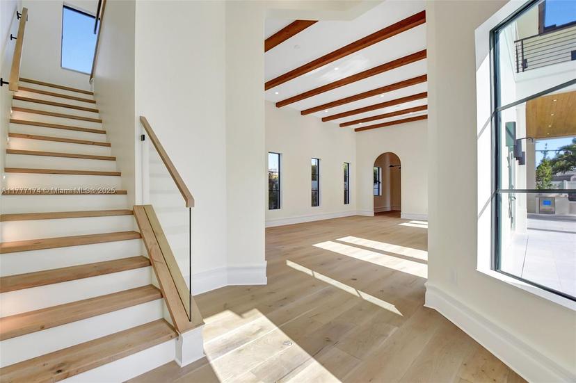 Picture of 371 E Lakewood Rd, West Palm Beach FL 33405
