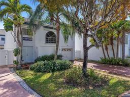 Picture of 350 NE 212Th St, Miami, FL 33179