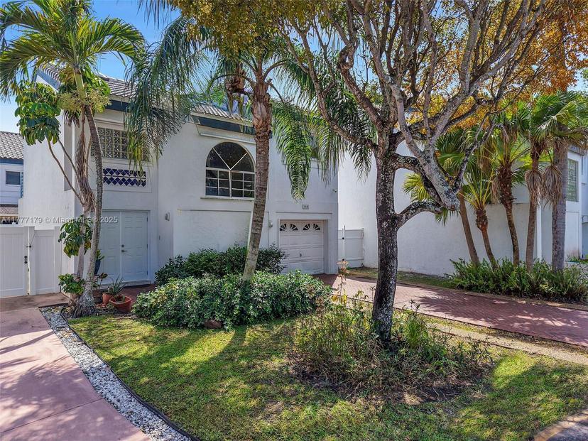 Picture of 350 NE 212Th St, Miami FL 33179
