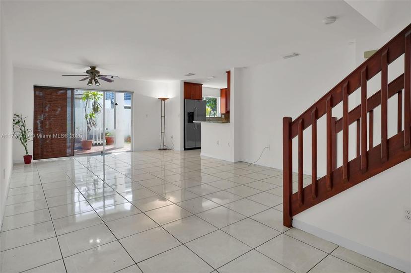 Picture of 350 NE 212Th St, Miami FL 33179